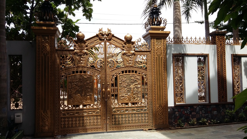 Công trình cổng nhôm đúc nhà cô Huê